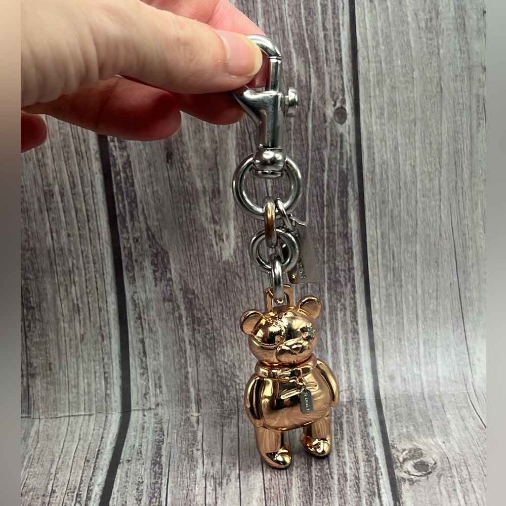 SOLD❤️ 🧸NEW COACH 3D Teddy Bear Bag Charm Key Chain Rose Gold Silver w/ Dust Bag - Picture 5 of 13
